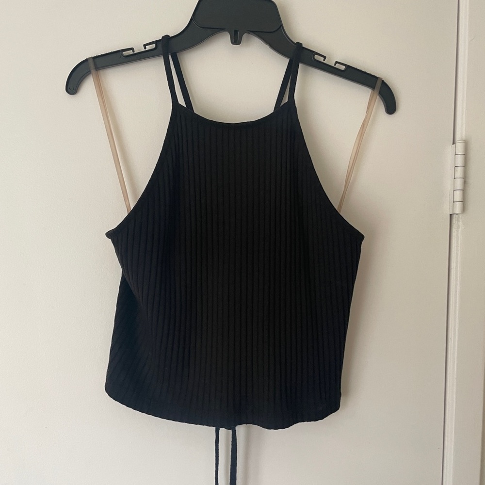 Backless strappy cropped tank